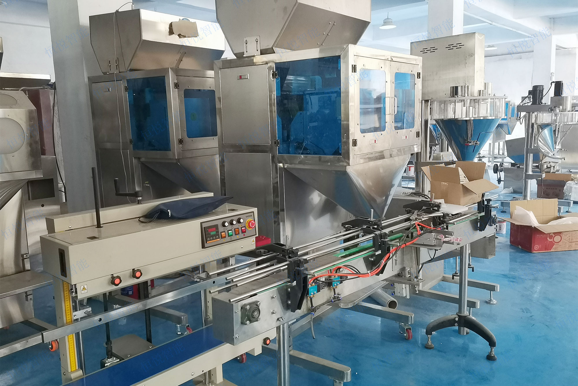 自動定量灌裝機是一種專門用於顆粒粉末、液體膏體等物料定量灌裝的設備 自動定量灌裝機是一種專門用於顆粒粉末、液體膏體等物料定量灌裝的設備